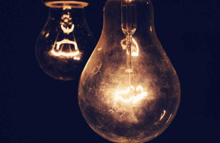 ESS, énergie, transition énergétique, sobriété, citoyen, coopération, économie circulaire, recyclage, environnement Ampoules allumées